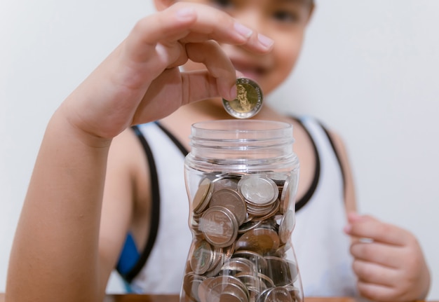 Gdzie ulokować pieniądze dla dziecka żeby zapewnić mu dobry start?