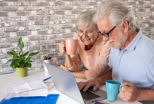 Jak prywatnie odkładać na emeryturę i dlaczego warto o tym pomyśleć?